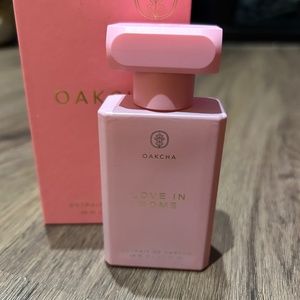 BRAND NEW Donna born in Roma by Oakcha